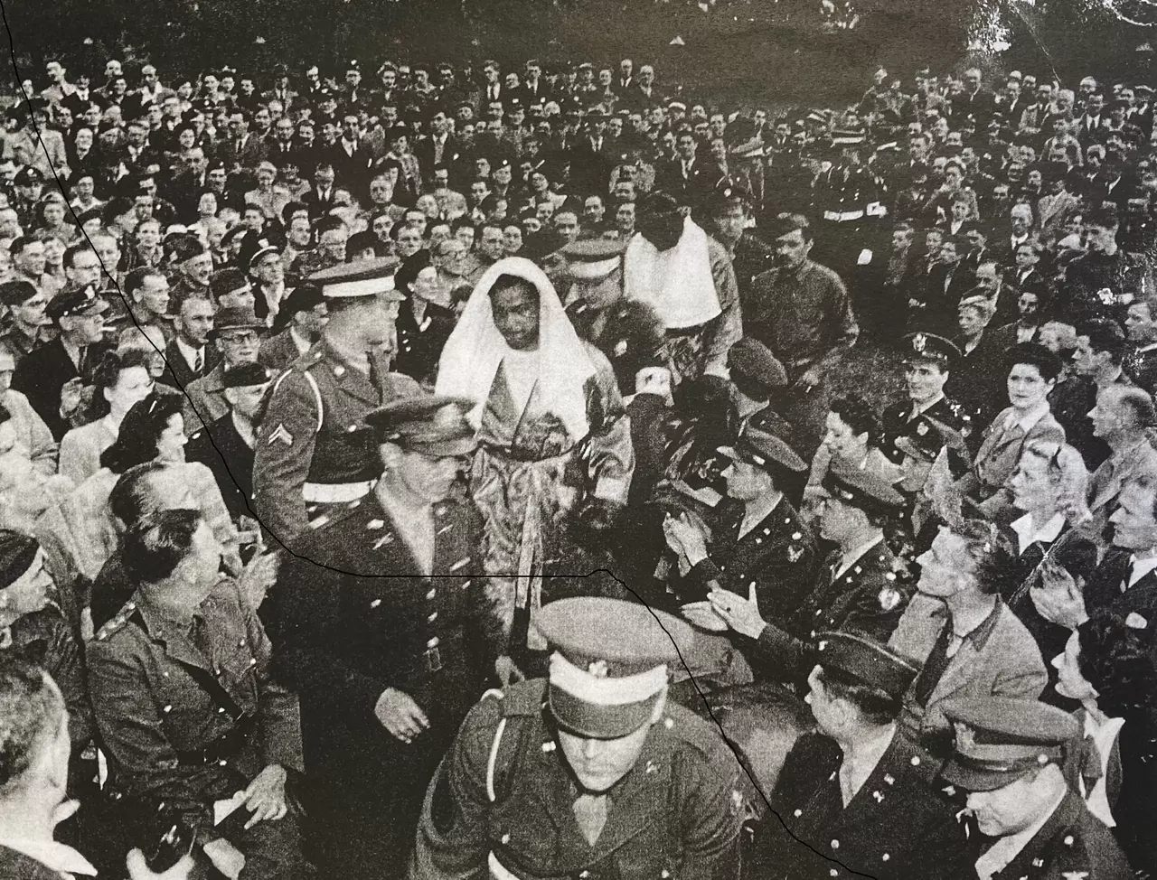 Photograph of Joe Louis at Bushy Park