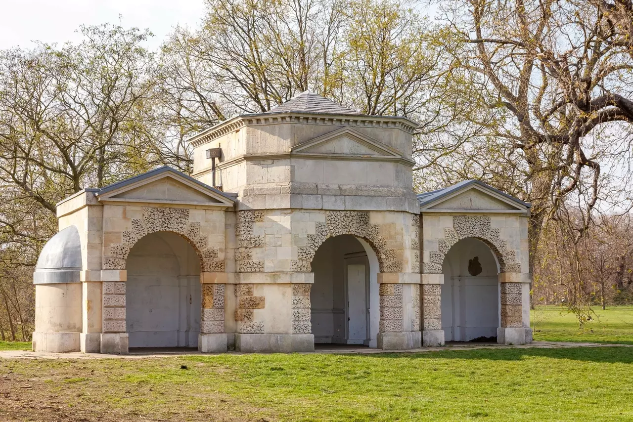 Queen Caroline's Temple in Kensington Gardens